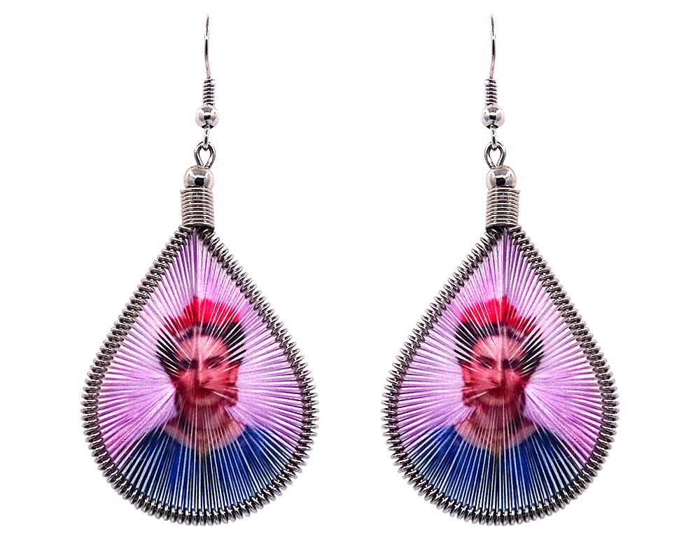 Teardrop-shaped thread dangle earrings with alpaca silver wire and Frida Kahlo graphic image in pink and multicolored color combination.