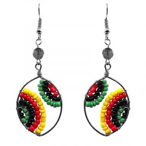 Ellipse-shaped seed bead and alpaca silver metal earrings in Rasta colors.