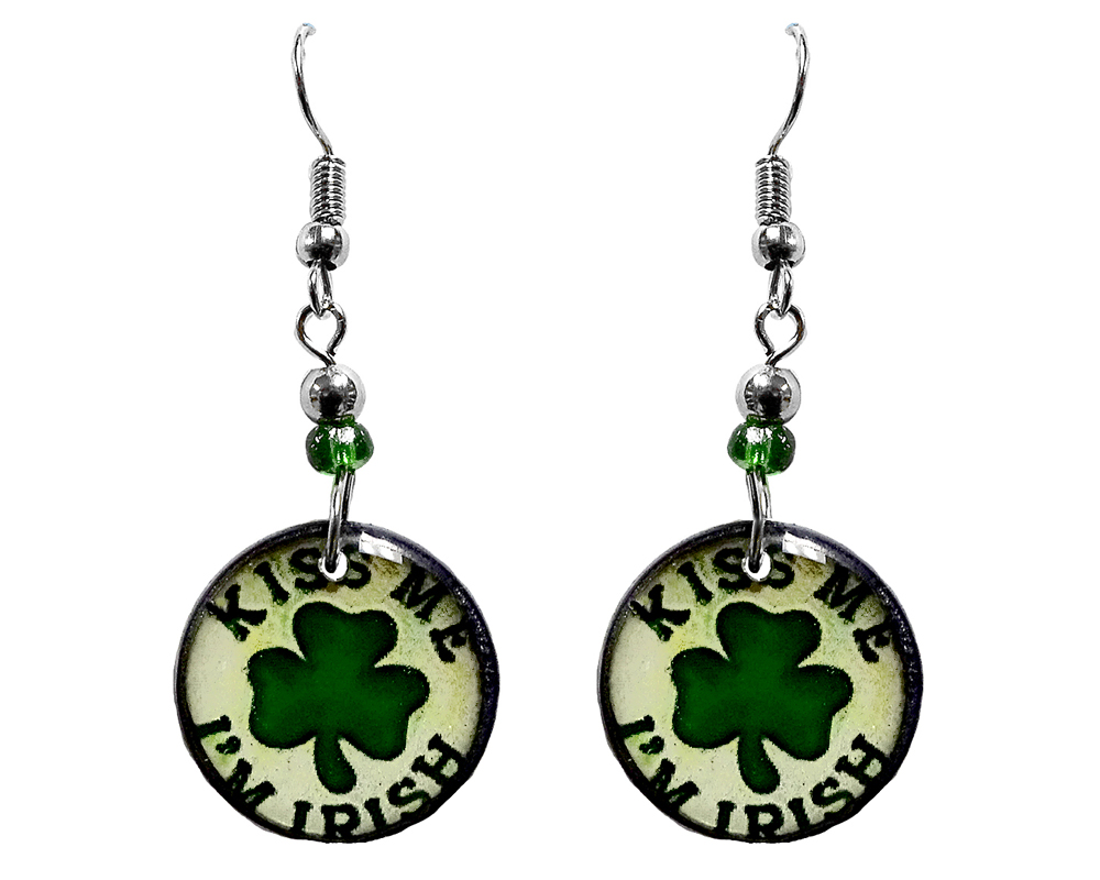 EA-048103040014 Round-shaped St. Patrick's Day holiday themed "Kiss Me I'm Irish" acrylic dangle earrings with beaded metal hooks in white and green color combination.
