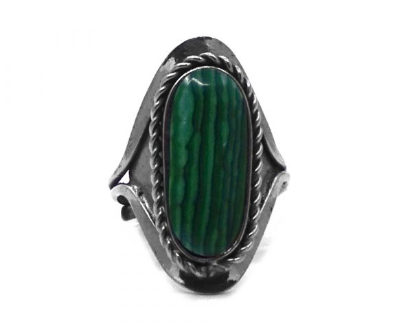 Handmade ellipse-shaped flat gemstone cabochon on alpaca silver metal ring with rope edge border in green malachite.