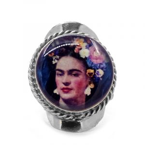 Round-shaped acrylic Frida Kahlo face graphic design on alpaca silver metal ring with rope edge border in dark blue, beige, peach, and multicolored color combination.